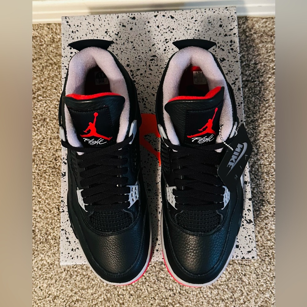 Men Air Jordan 4 Retro Black/Fire Red-Cement Grey New in Box Never Worn Size 9.5 - Picture 6 of 9